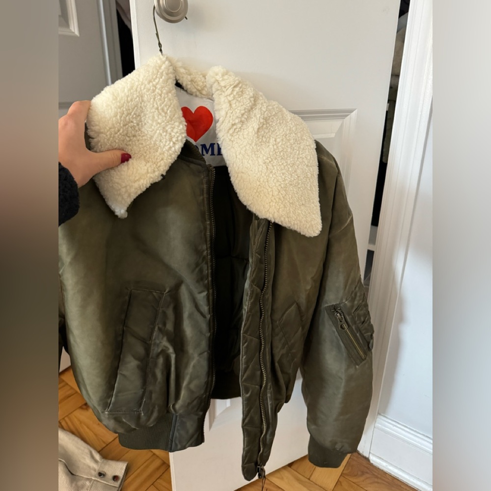 Zara never worn jacket with removable fur